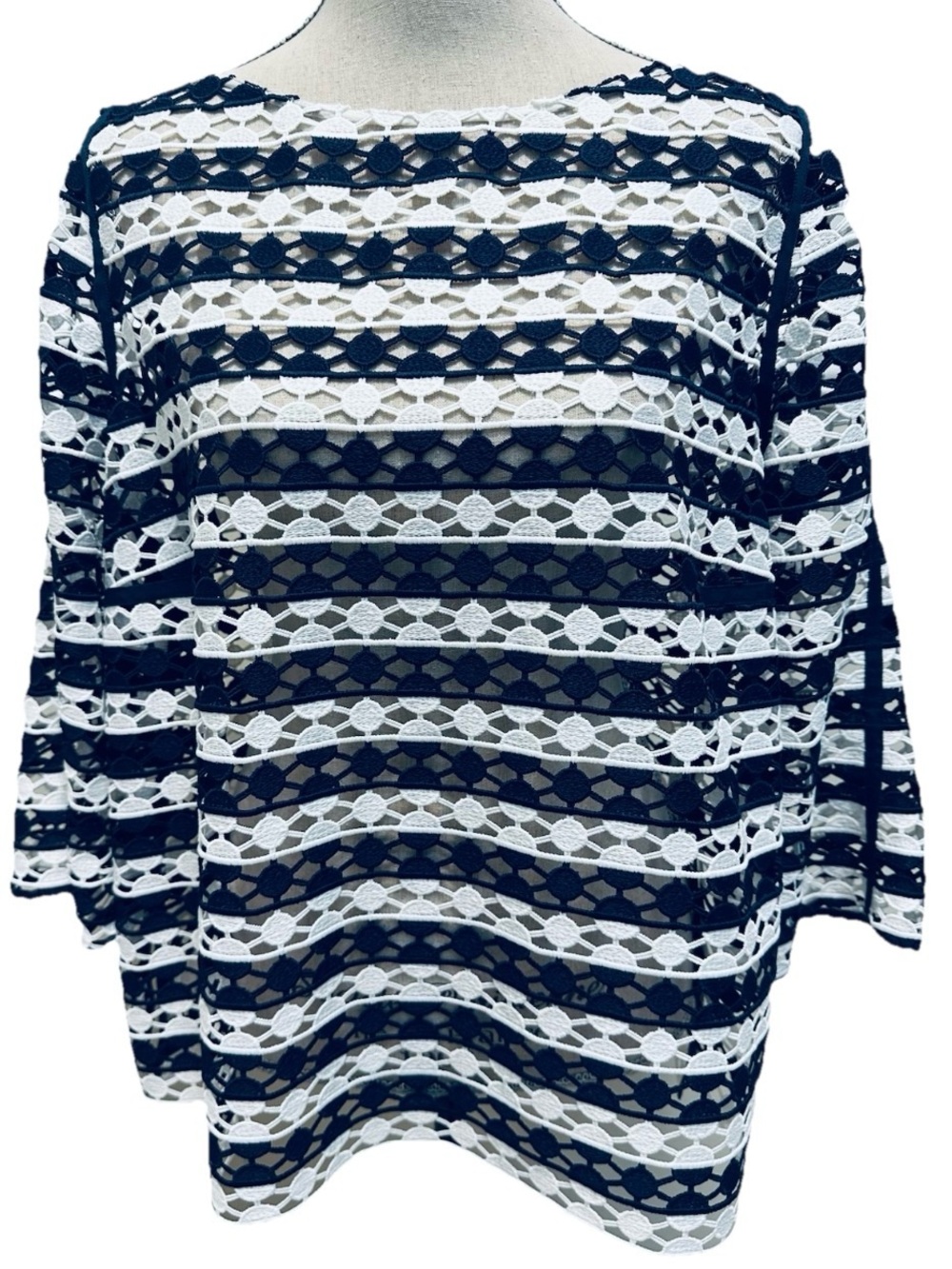 Akris Punto NWOT Tunic Top Designer Navy White Eyelet Elegant Mulberry Silk